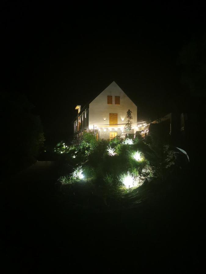 Illaberek Turistaház Sukoro Bagian luar foto