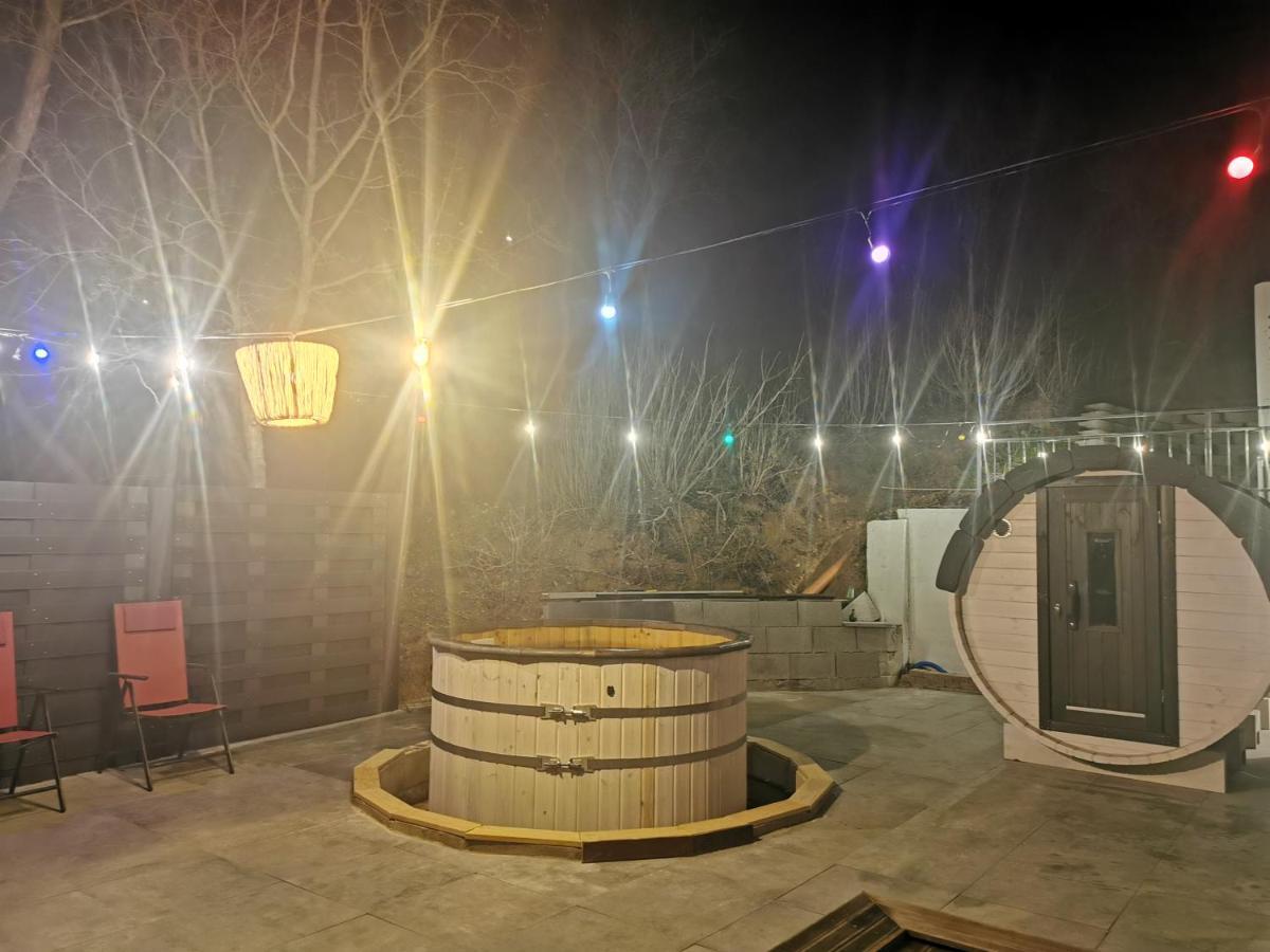 Illaberek Turistaház Sukoro Bagian luar foto