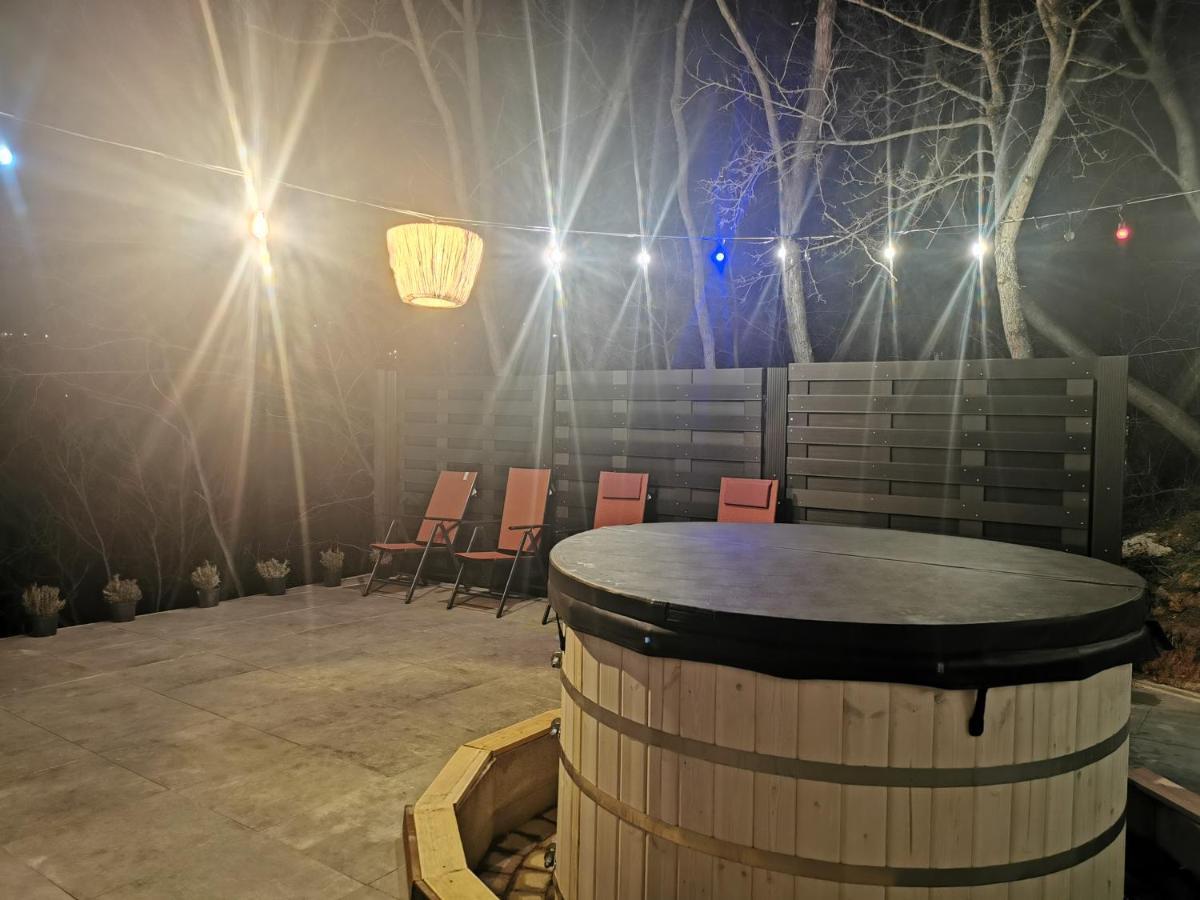 Illaberek Turistaház Sukoro Bagian luar foto