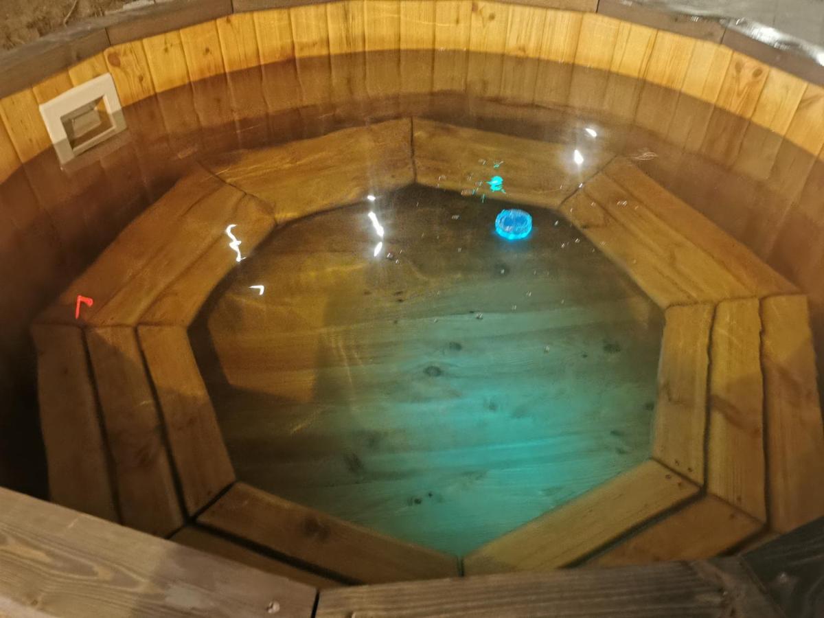 Illaberek Turistaház Sukoro Bagian luar foto