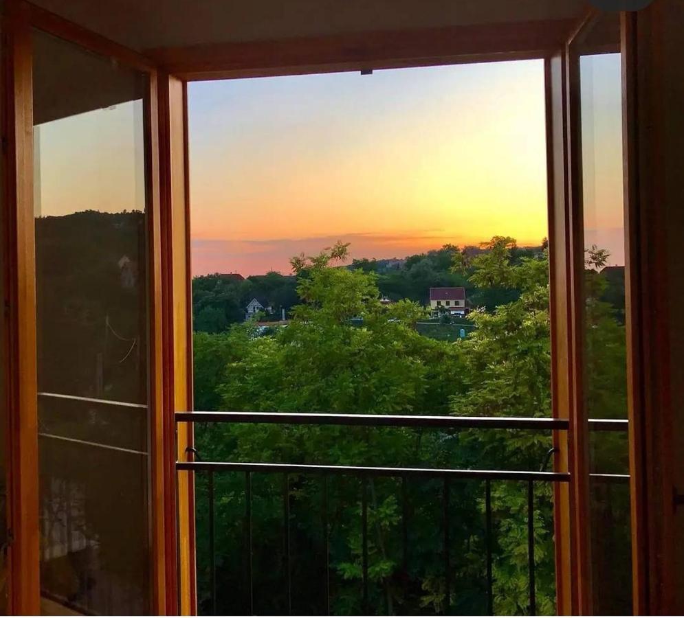 Illaberek Turistaház Sukoro Ruang foto