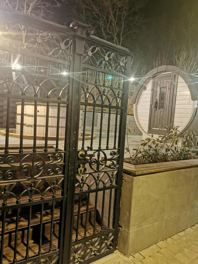 Illaberek Turistaház Sukoro Bagian luar foto