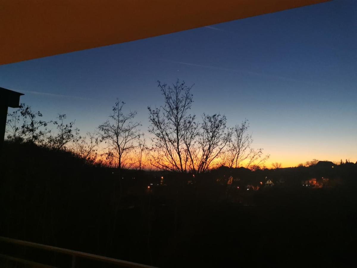 Illaberek Turistaház Sukoro Ruang foto