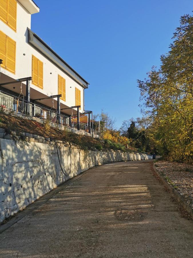 Illaberek Turistaház Sukoro Bagian luar foto
