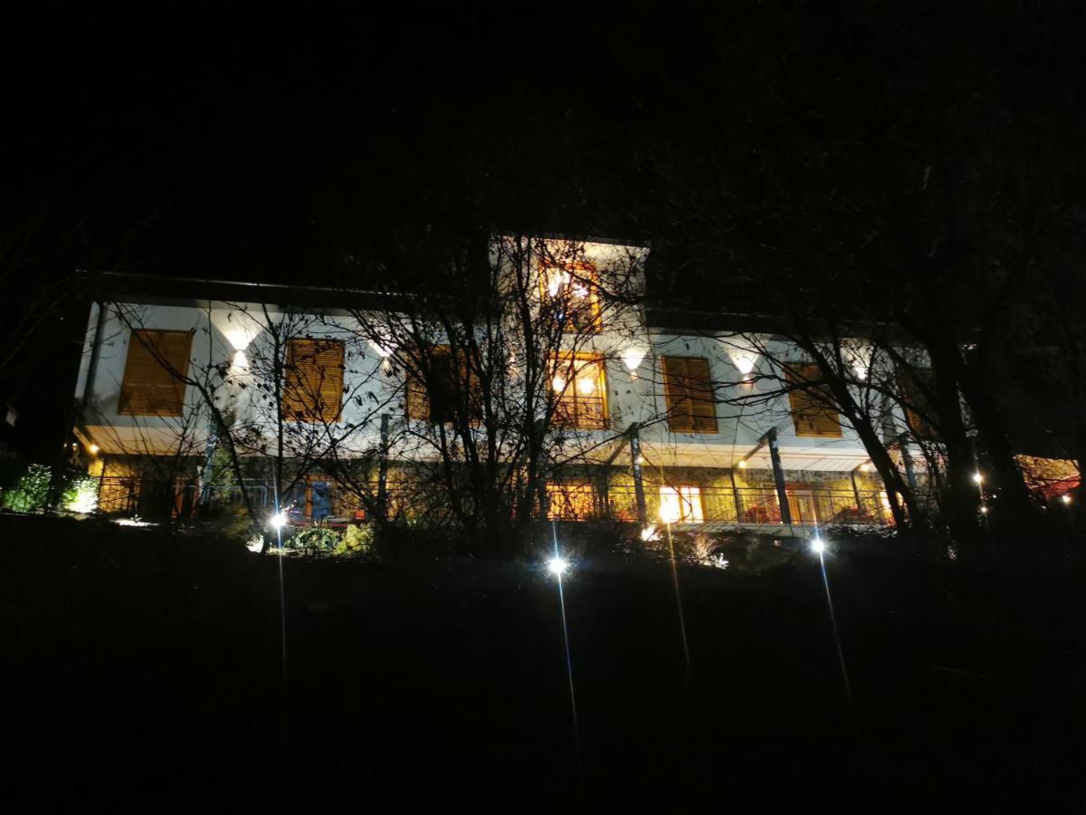 Illaberek Turistaház Sukoro Bagian luar foto