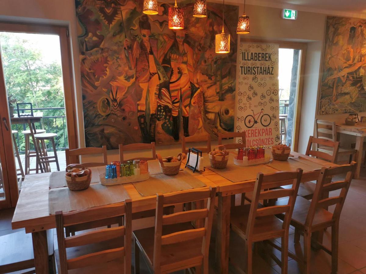 Illaberek Turistaház Sukoro Bagian luar foto