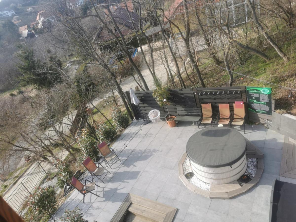Illaberek Turistaház Sukoro Bagian luar foto